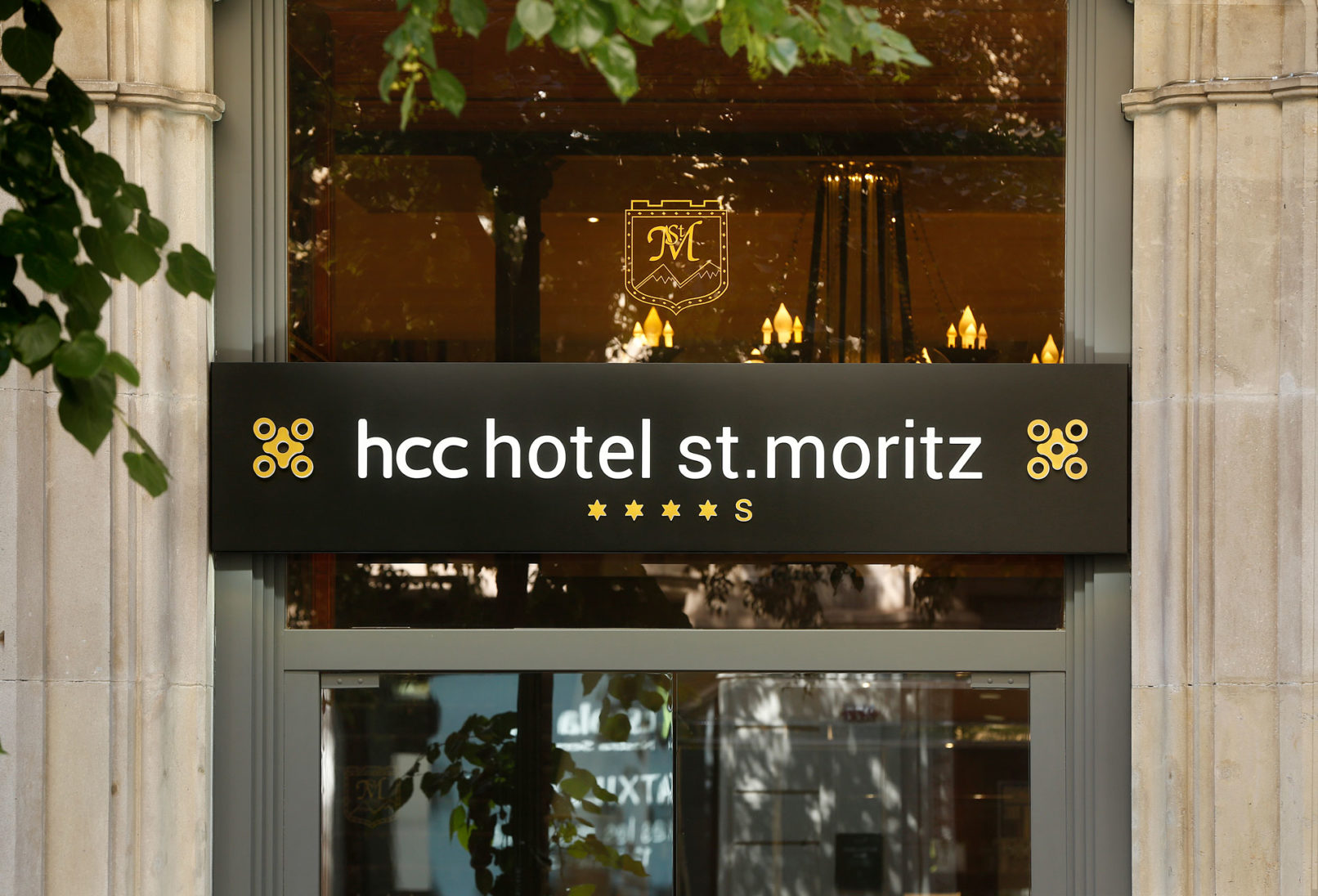 Partners 360 rotulación exterior HCC Hotels St. Moritz